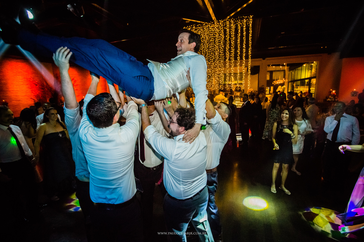 Casamento; noiva; noivo; São Paulo; ar livre; decoração; assessoria; núpcias; casório; cônjuge; esposo; rústico; 
padrinhos, madrinhas, roupas; fotógrafo; fotografia; wedding; vídeos, fotos; espaço; buffet; banda; 
fornecedores; vila verico; villa vérico;