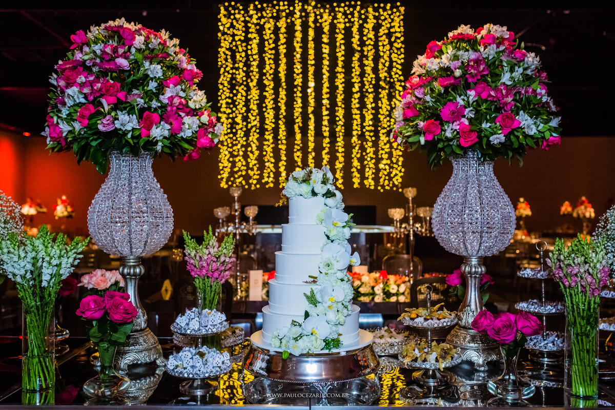 Casamento; noiva; noivo; São Paulo; ar livre; decoração; assessoria; núpcias; casório; cônjuge; esposo;
padrinhos, madrinhas, roupas; fotógrafo; fotografia; wedding; vila vérico; Villa Vérico; vídeo, fotos; espaço; buffet; banda; 