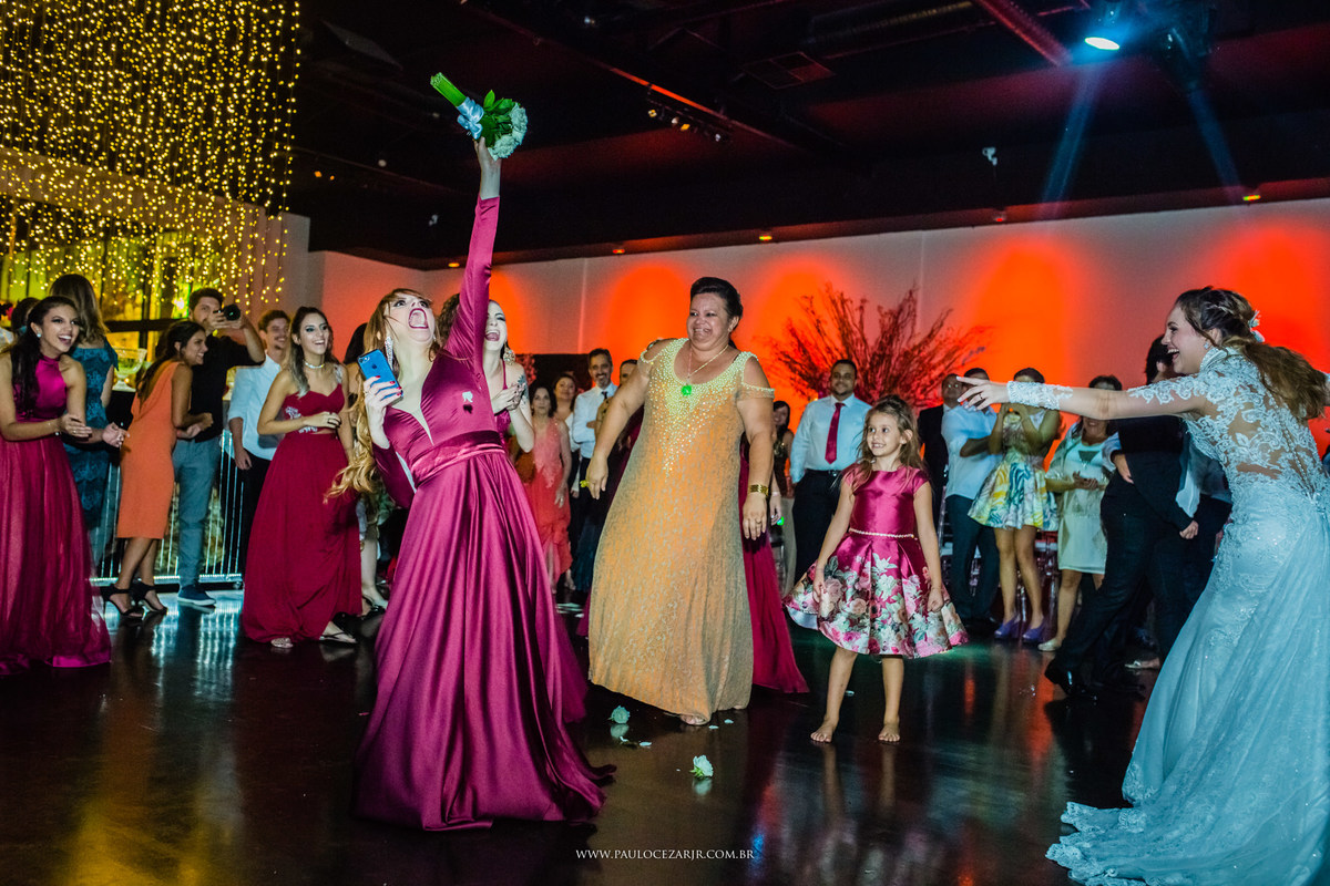 Casamento;noiva;noivo;SãoPaulo;ar livre;decoração;assessoria;rústico;padrinhos, madrinhas;fotógrafo;fotografia;wedding;fotos;espaço;buffet;banda;fornecedores; vilaverico;villa vérico;buffet;giardini;okumura;flores;grandfinalead;novanoiva; theavalonviolino