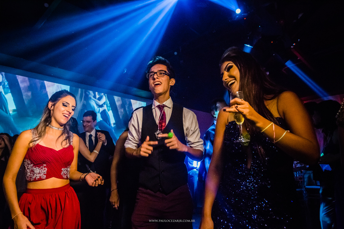 Casamento; noiva; noivo; São Paulo; ar livre; decoração; assessoria; núpcias; casório; cônjuge; esposo; rústico; 
padrinhos, madrinhas, roupas; fotógrafo; fotografia; wedding; vídeos, fotos; espaço; buffet; banda; 
fornecedores; vila verico; villa vérico;