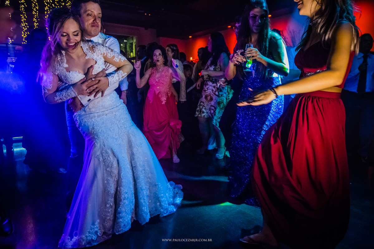 Casamento; noiva; noivo; São Paulo; ar livre; decoração; assessoria; rústico; padrinhos, madrinhas, roupas; fotógrafo; fotografia; wedding; fotos; espaço; buffet; banda; fornecedores; vila verico; villa vérico; guilherme paiva; paulo cezar jr. fotografia;