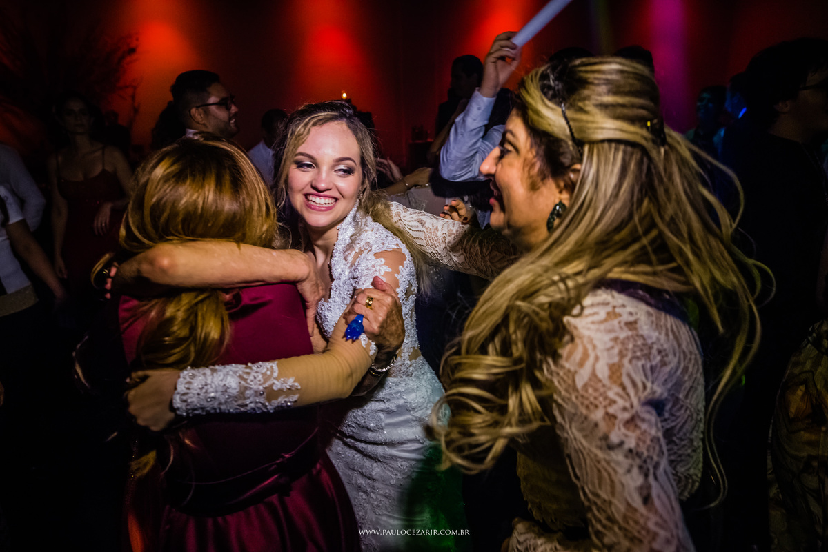 Casamento; noiva; noivo; São Paulo; ar livre; decoração; assessoria; rústico; padrinhos, madrinhas, roupas; fotógrafo; fotografia; wedding; fotos; espaço; buffet; banda; fornecedores; vila verico; villa vérico; guilherme paiva; buffet; giardini; okumurafl