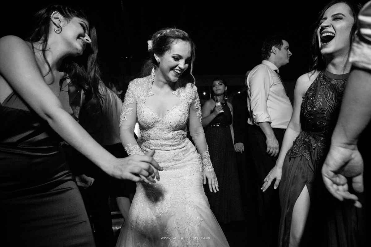 Casamento;noiva;noivo;SãoPaulo;ar livre;decoração;assessoria;rústico;padrinhos, madrinhas;fotógrafo;fotografia;wedding;fotos;espaço;buffet;banda;fornecedores; vilaverico;villa vérico;buffet;giardini;okumura;flores;grandfinalead;novanoiva; theavalonviolino