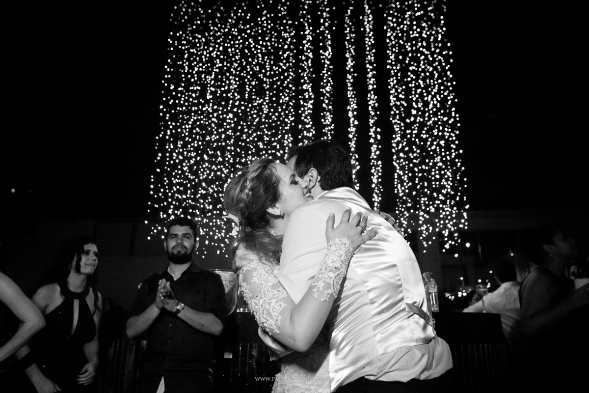 Casamento;noiva;noivo;SãoPaulo;ar livre;decoração;assessoria;rústico;padrinhos, madrinhas;fotógrafo;fotografia;wedding;fotos;espaço;buffet;banda;fornecedores; vilaverico;villa vérico;buffet;giardini;okumura;flores;grandfinalead;novanoiva; theavalonviolino