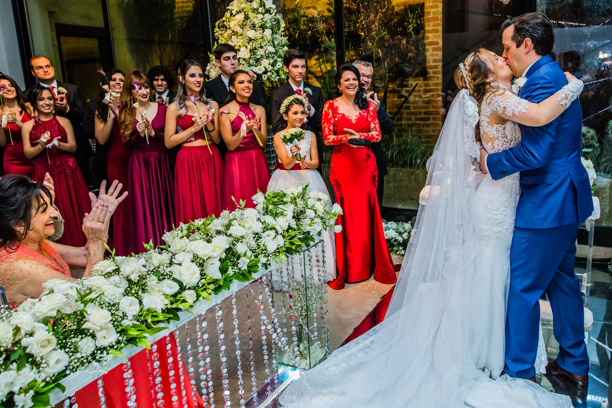 Casamento; noiva; noivo; São Paulo; ar livre; decoração; assessoria; núpcias; casório; cônjuge; esposo;
padrinhos, madrinhas, roupas; fotógrafo; fotografia; wedding; vila vérico; Villa Vérico; vídeo, fotos; espaço; buffet; banda; 