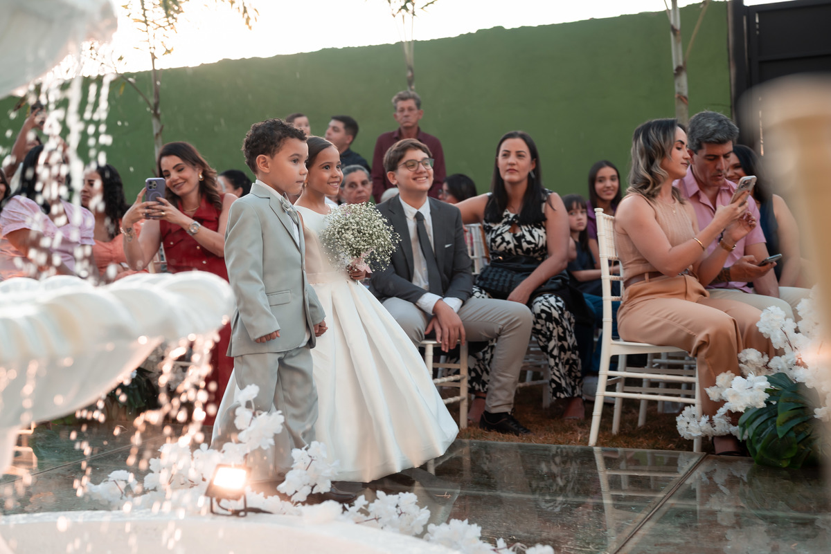 entrada-dos-pagens-no-casamento