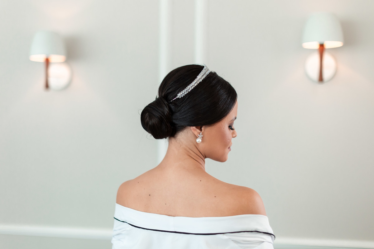noiva-com-cabelo-e-maquiagem-prontos