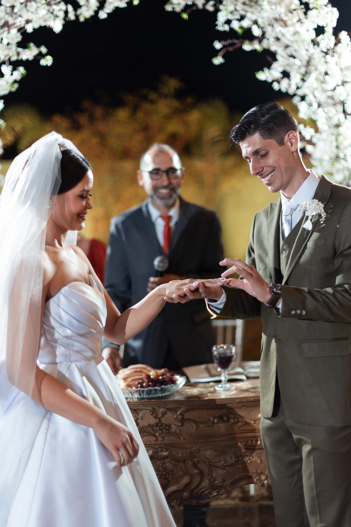 troca-de-aliancas-no-casamento