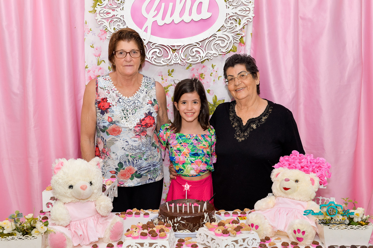 JULIA COM SUA AVO E TIA !
