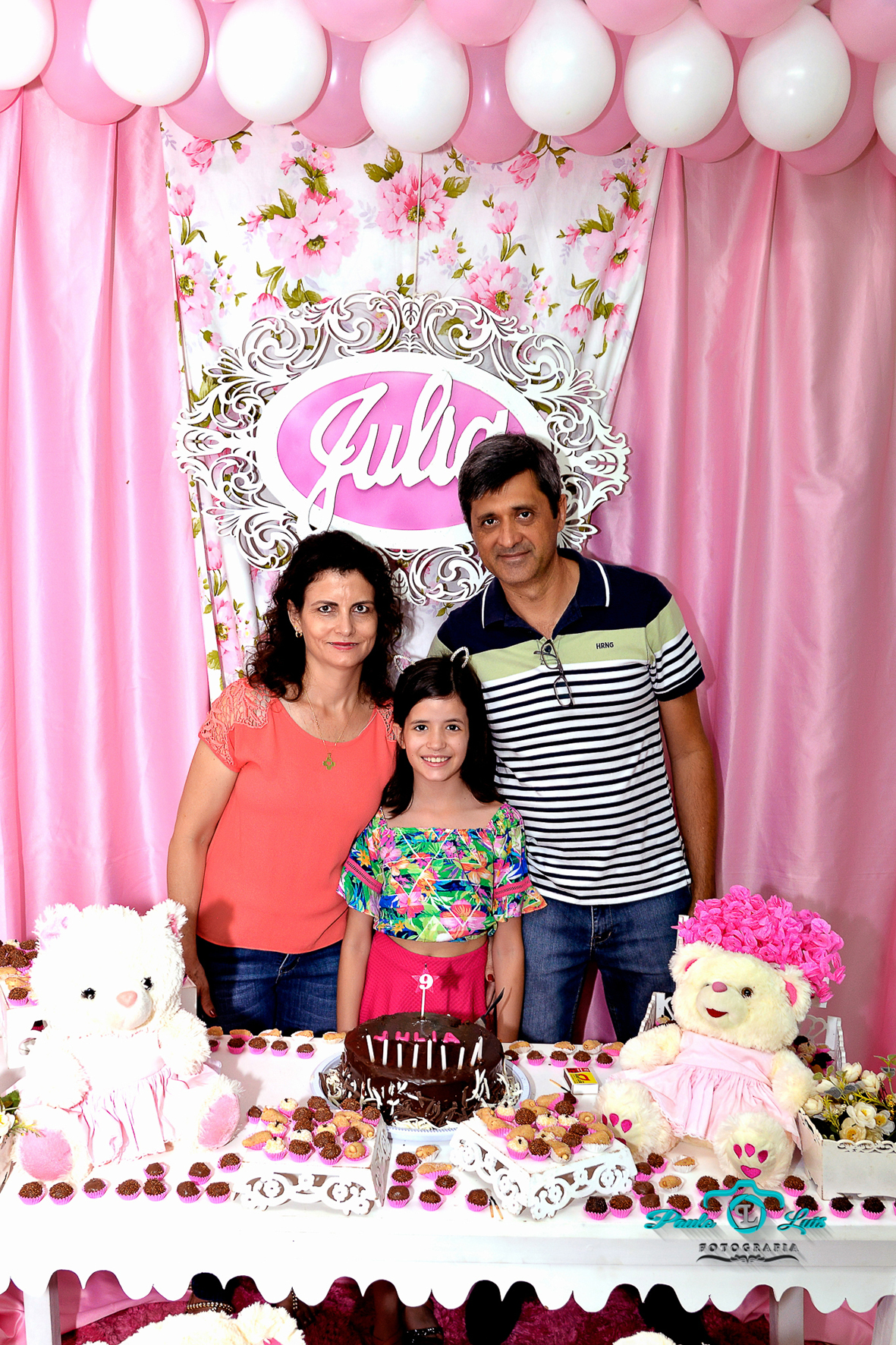 ANIVERSARIANTE JULIA E SEUS PAIS !