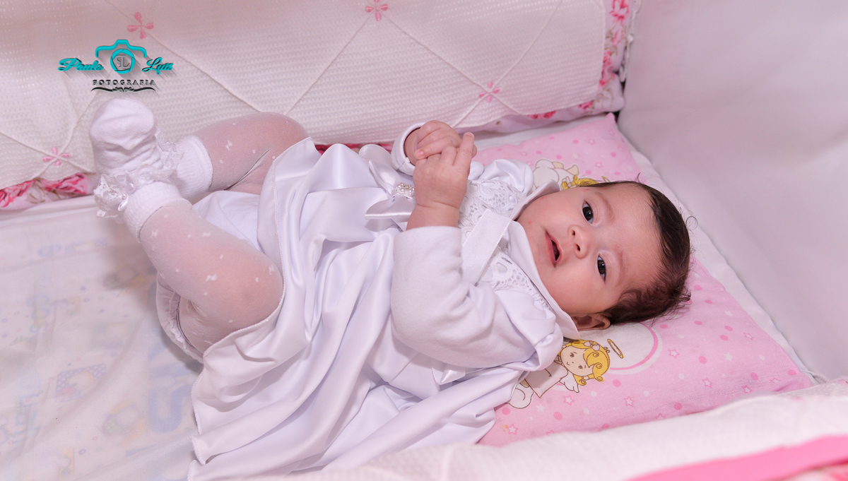 BIANCA LINDA NO SEU BERCINHO 