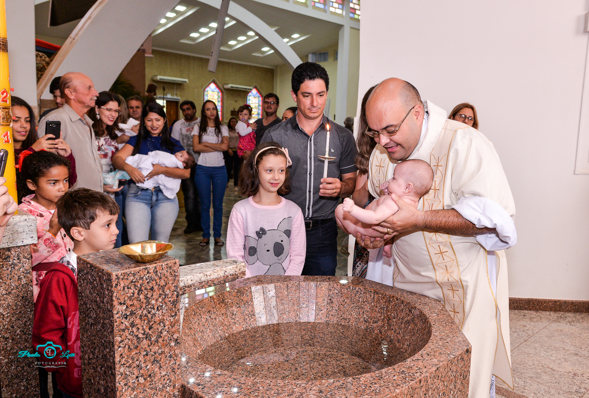HORA DO BATISMO DE LÍVIA NAS ÁGUAS 