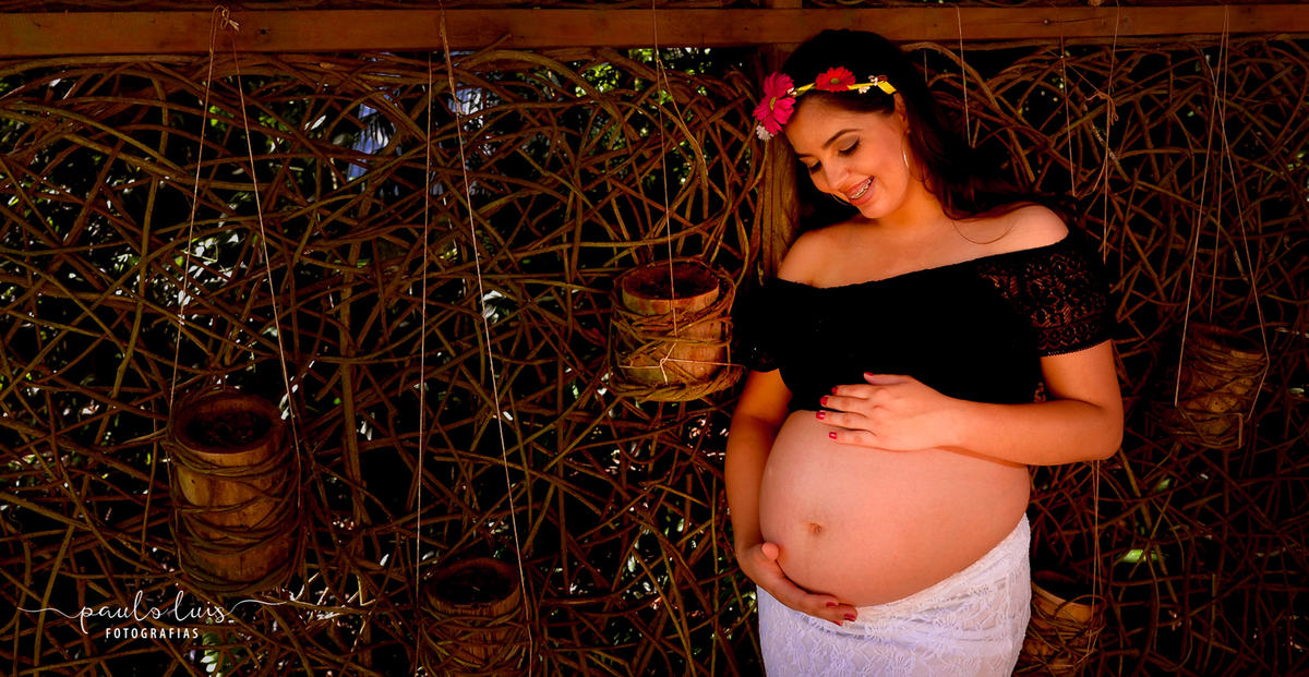 PAMELA RENATO - ACARICIANDO SUA LINDA BARRIGA A ESPERA DE  BEATRIZ.