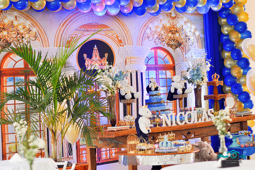 A mesa do bolo do Nicolas 