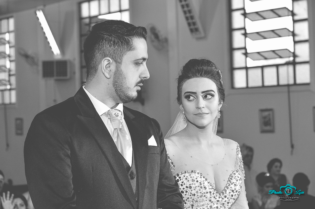 Aquele momento que os noivos se olham momento único ! 