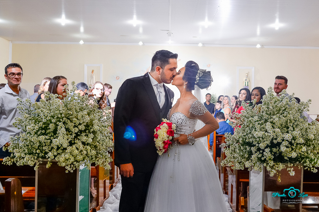 Enfim Casados e o Beijo na Saída ! 