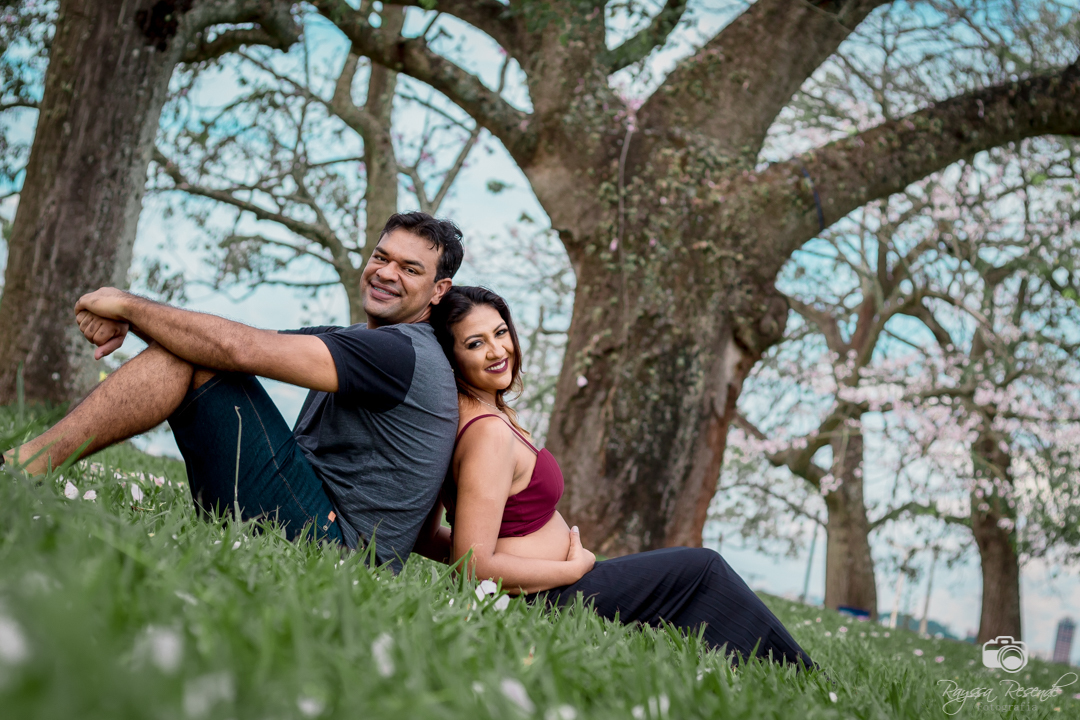 ensaio fotográfico de casal, fotos, gestante, flores, amor, fotografia, na janela, amor a dois