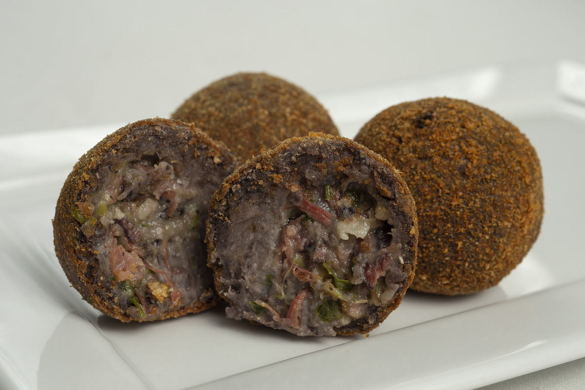 Bolinho de Feijoada - MCZ Salgados
