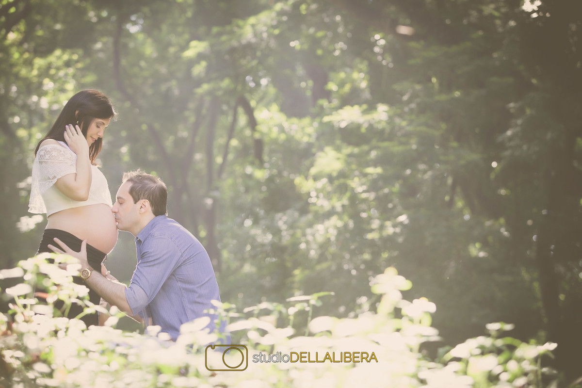 beijo-barriga-sessão-gestante-fotografo Piracicaba-gravida-fotos apaixonadas-a espera-princesa-love-pics