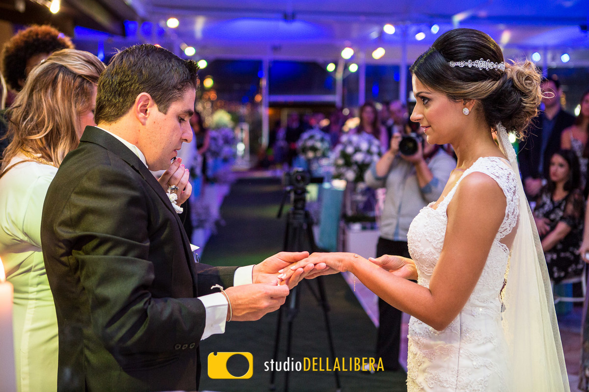 Troca de alianças do casal