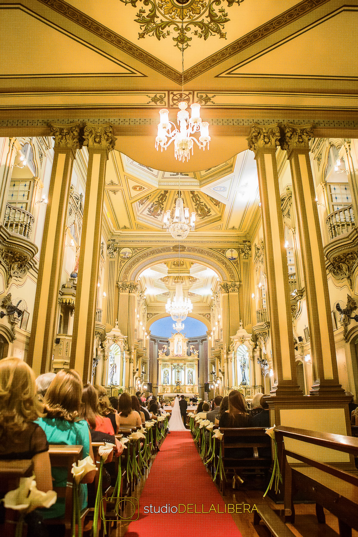 Fotografia de casamento Igreja Nossa Senhora do Patrocínio durante a cerimônia de casamento