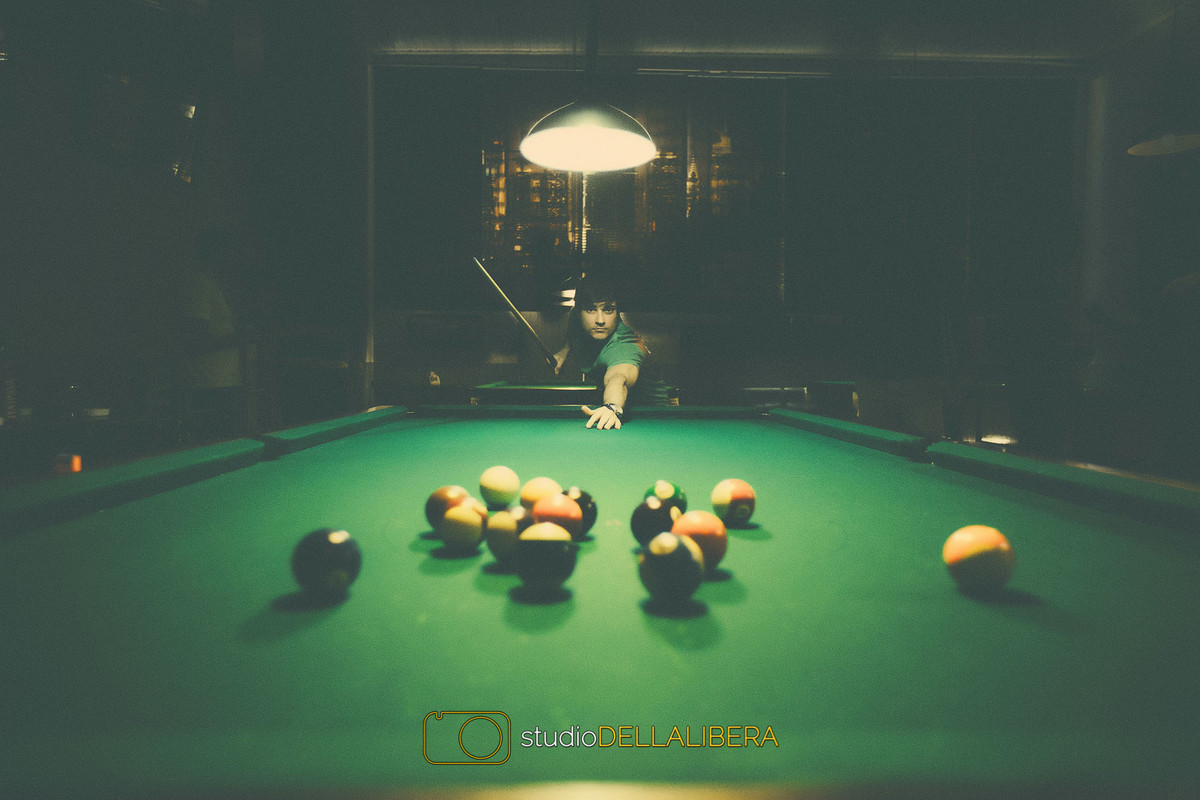 Primeira tacada do noivo em seu making of com os amigos