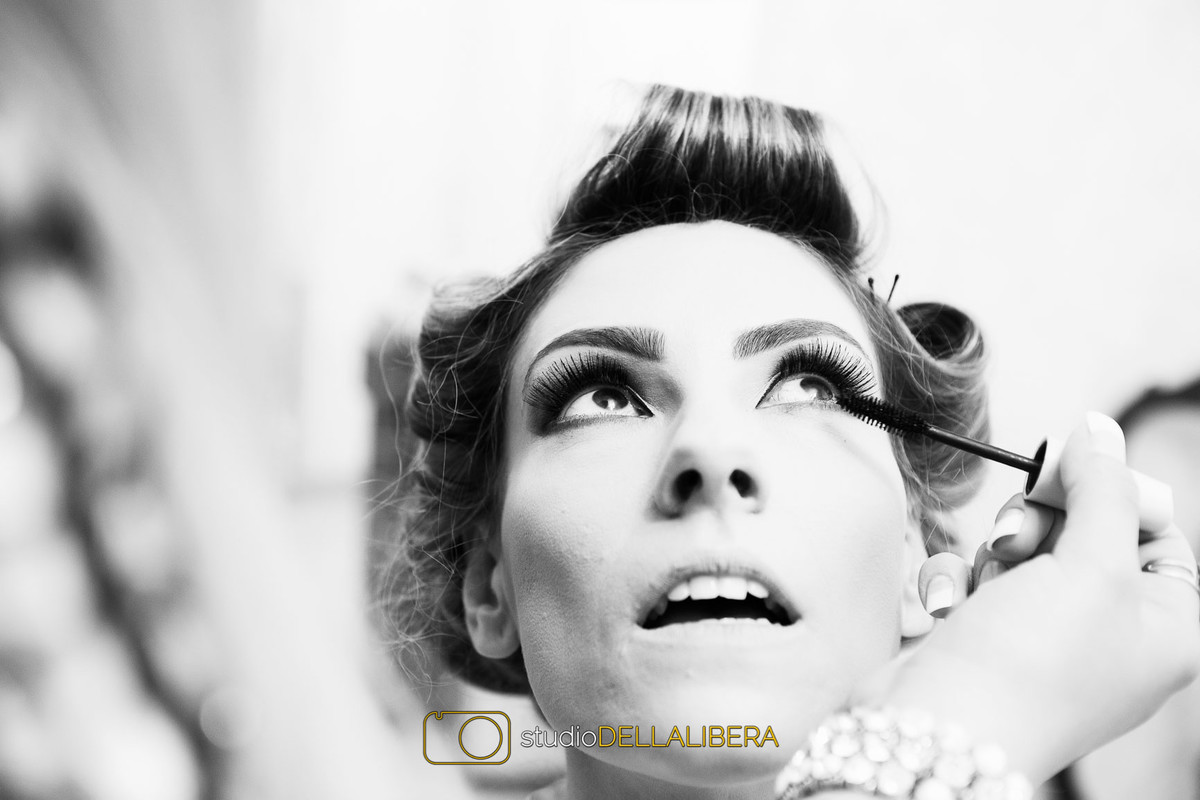 Noiva no making of casamento está chegando