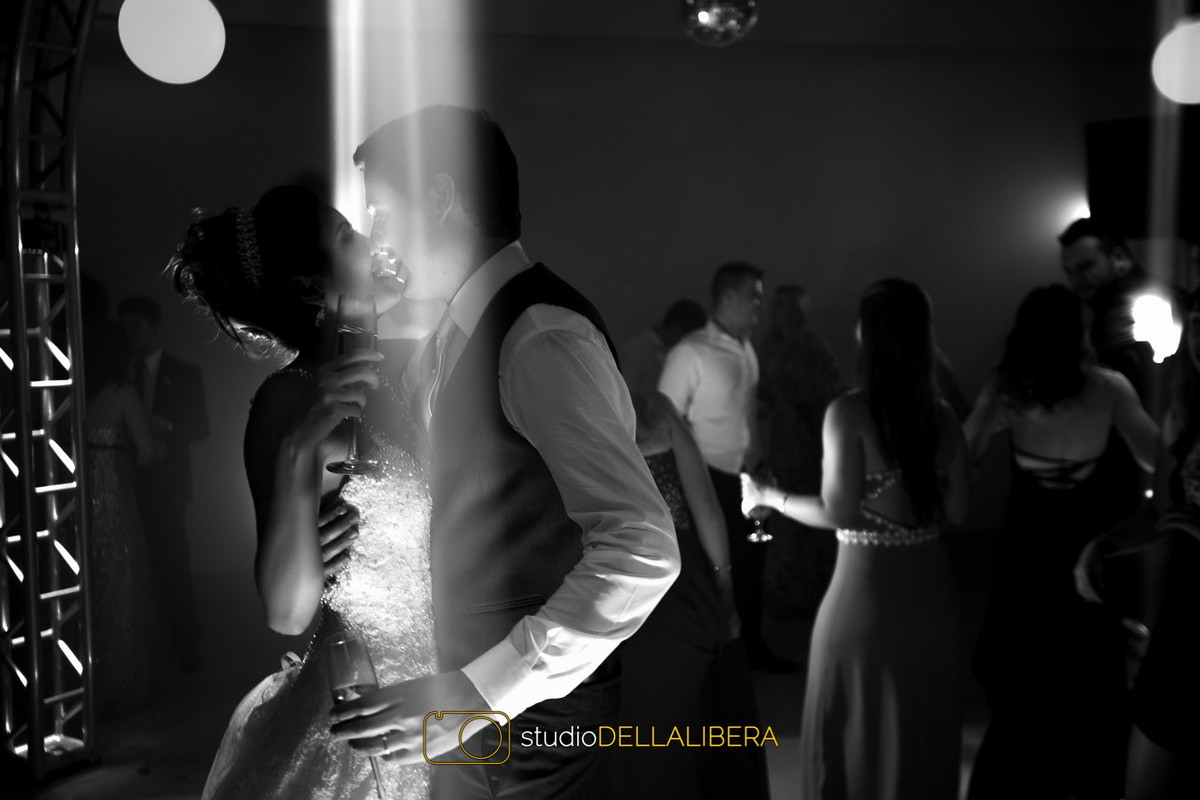 Casamento Americana-foto noivos Beijando-pista-Dança-fotografo Casamento-fotografa Americana-fotos