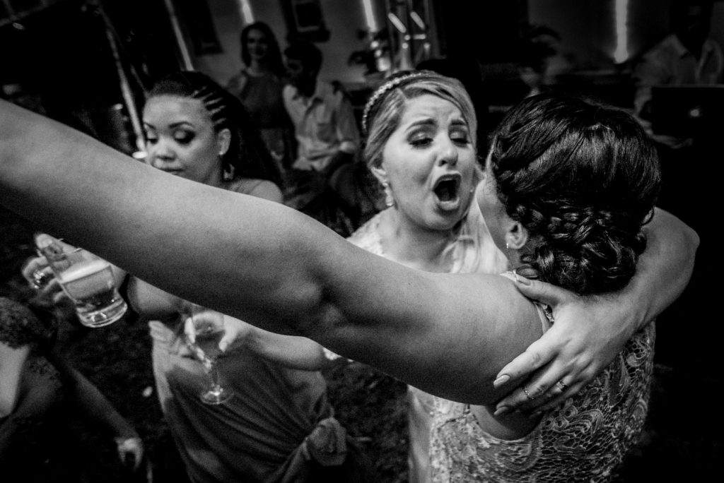 nossa casa estudio fotografia de casamento preto e branco festa casal convidados pista de dança niterói rio de janeiro