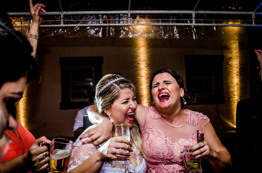 nossa casa estudio fotografia de casamento preto e branco festa casal convidados pista de dança niterói rio de janeiro