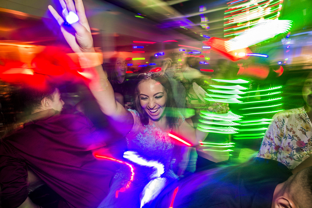 Festa debutante aniversário 15 anos making of maquiagem cabelo vestido fotografia Niterói Muriaé Rio de Janeiro Itaperuna cobertura fotográfica M2 eventos nossa casa estúdio ninho do ganso