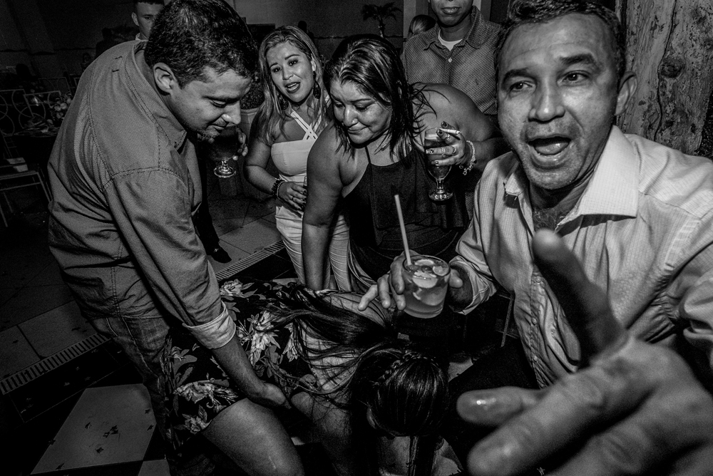 Festa debutante aniversário 15 anos making of maquiagem cabelo vestido fotografia Niterói Muriaé Rio de Janeiro Itaperuna cobertura fotográfica M2 eventos nossa casa estúdio ninho do ganso