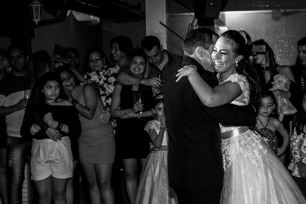 Festa debutante aniversário 15 anos making of maquiagem cabelo vestido fotografia Niterói Muriaé Rio de Janeiro Itaperuna cobertura fotográfica M2 eventos nossa casa estúdio ninho do ganso valsa