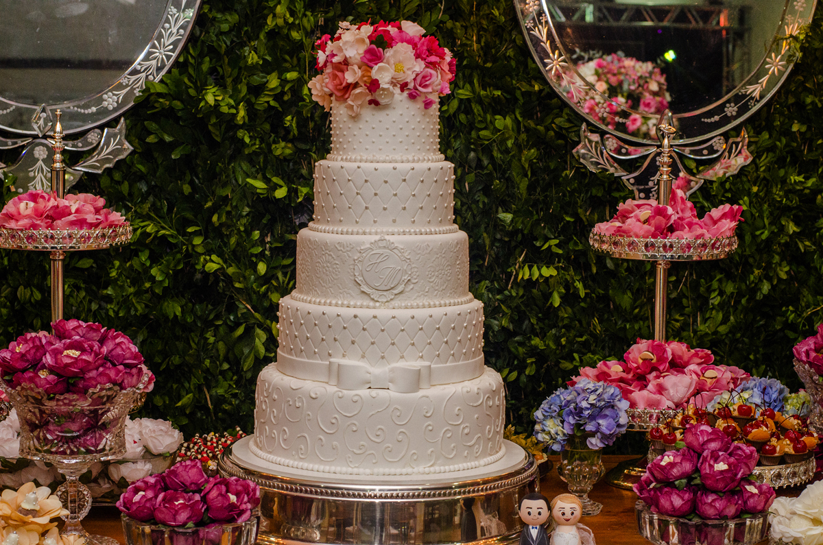 noiva making of casamento solar imperial niterói  bolo da noiva cerimonialista flores fotografia profissional rio de janeiro rústico campo praia casar 2018 2019 igreja cerimônia nossa casa estúdio floral branco altar fotógrafo criativo festa  decoração
