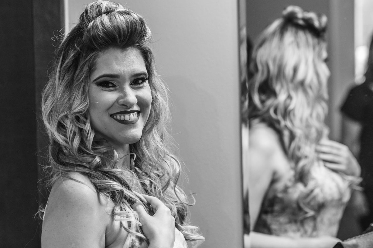 noiva making of casamento solar imperial niterói  piratininga maquiagem e penteado fotografia profissional rio de janeiro rústico campo praia casar 2018 2019 igreja cerimônia nossa casa estúdio vestido branco altar fotógrafo criativo festa preto e branco