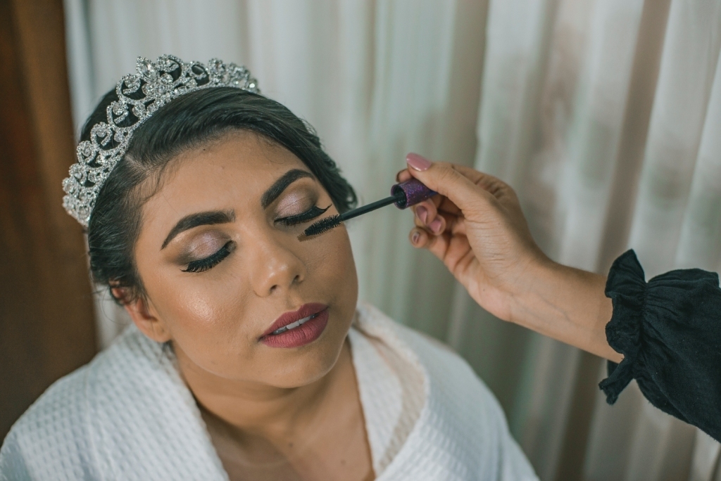 Fotografia de Casamento Rústico em Niterói Rio de Janeiro Noivas Making Of Cerimônia e festa Vestido branco maquiagem fotógrafo profissional pista de dança buffet decoração noivo casal ensaio wedding noite Igreja casar em local pequeno nossa casa estudio