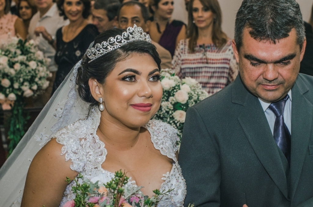 Fotografia de Casamento Rústico em Niterói Rio de Janeiro Noivas Making Of Cerimônia e festa Vestido branco maquiagem fotógrafo profissional pista de dança buffet decoração noivo casal ensaio wedding noite Igreja casar em local pequeno nossa casa estudio