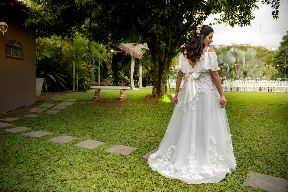 Nossa Casa Estúdio fotógrafo de casamento em Niterói Rio de Janeiro Maricá fotografia profissional e vestido de noiva Stephanie Cachapuz exclusivo decoração rústica e de campo no Por do sol com noiva gestante grávida Melhor 2019 e 2029 dicas de maquiagem