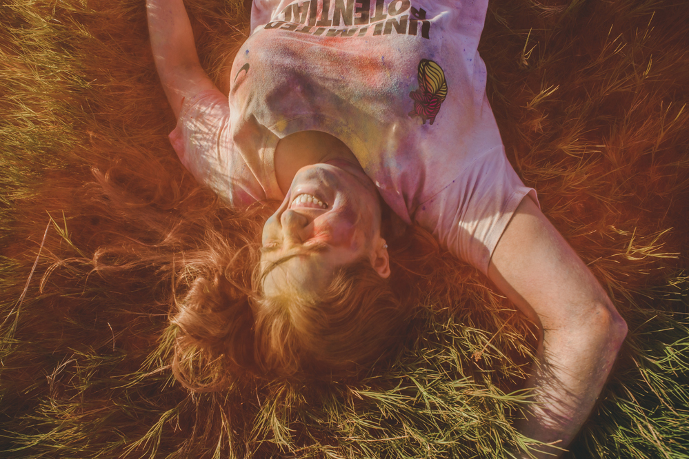 Nossa Casa Estúdio Ensaio Pré Wedding fotógrafo de casamento em Niterói Cabo Frio Bùzios Rio de Janeiro Rústico casar na praia de dia  por do sol fotografias criativas roupas para ensaio com tinta em pó colorida ensaio externo profissional Gilson Freitas