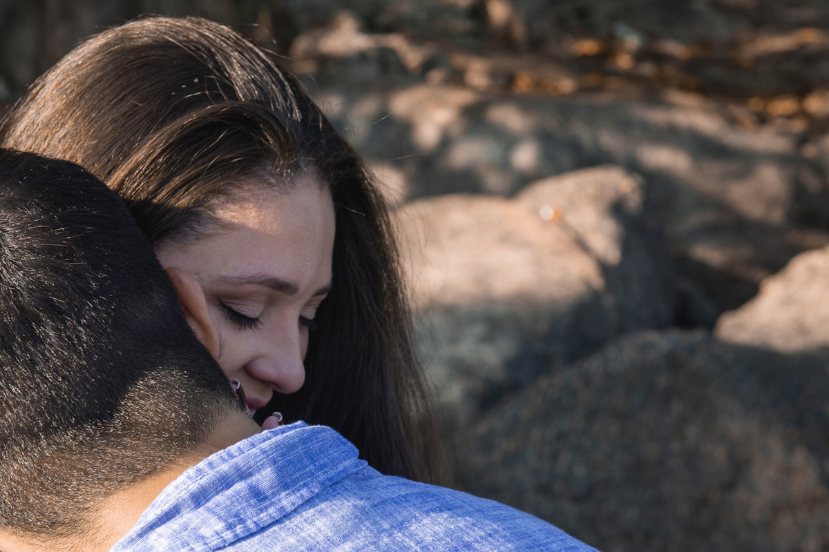 Nossa Casa Estúdio ensaio pré wedding casamento em niterói rio de janeito na beira do mar rústico na areia fotografo profissional dicas que roupa para ensaio vestido da noiva tendências melhores lugareis na praia para fotografar ao por do Sol ideias 
