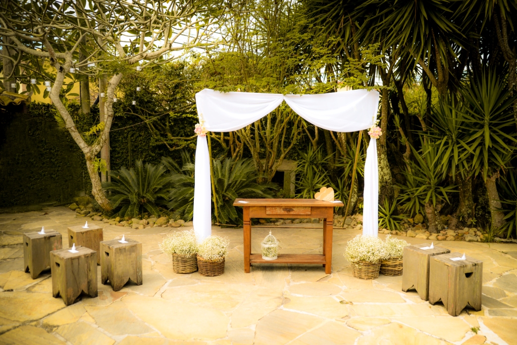 Fotografia de casamento em buzios rio de janeiro pousada da cyssa inesquecível casamento zankyou wedding fotógrafo estilo rústico dicas de decoração com flores para cerimônia e festa de noivado e casamento ao ar livre