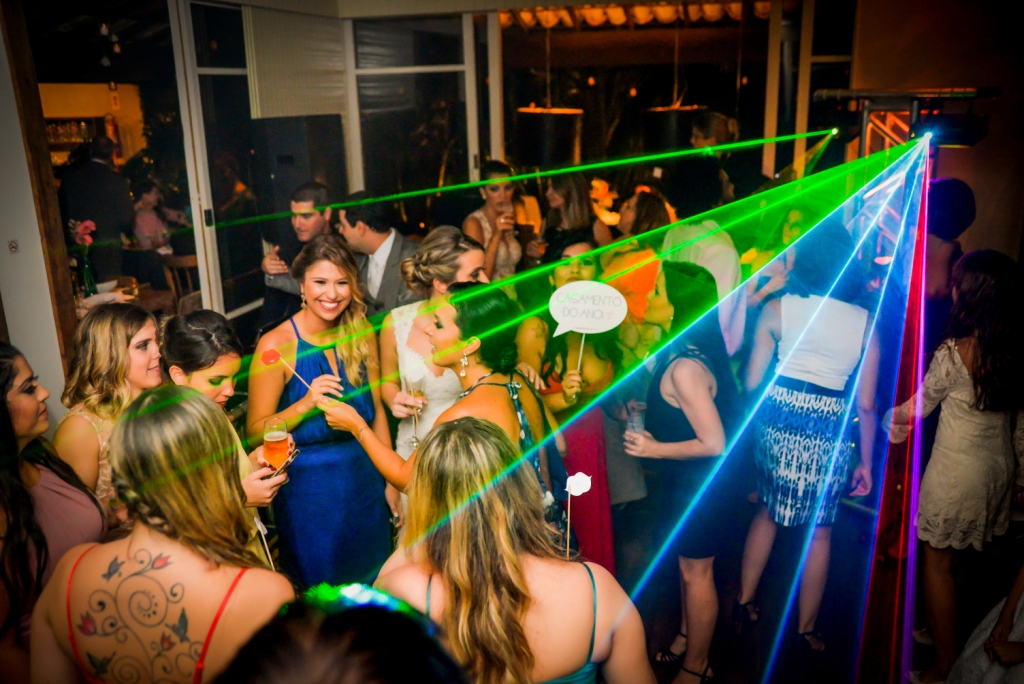 Fotografia de casamento em buzios rio de janeiro pousada da cyssa inesquecível casamento zankyou wedding fotógrafo estilo rústico pista de dança festa de casamento dj músicas para cerimônia de casamento