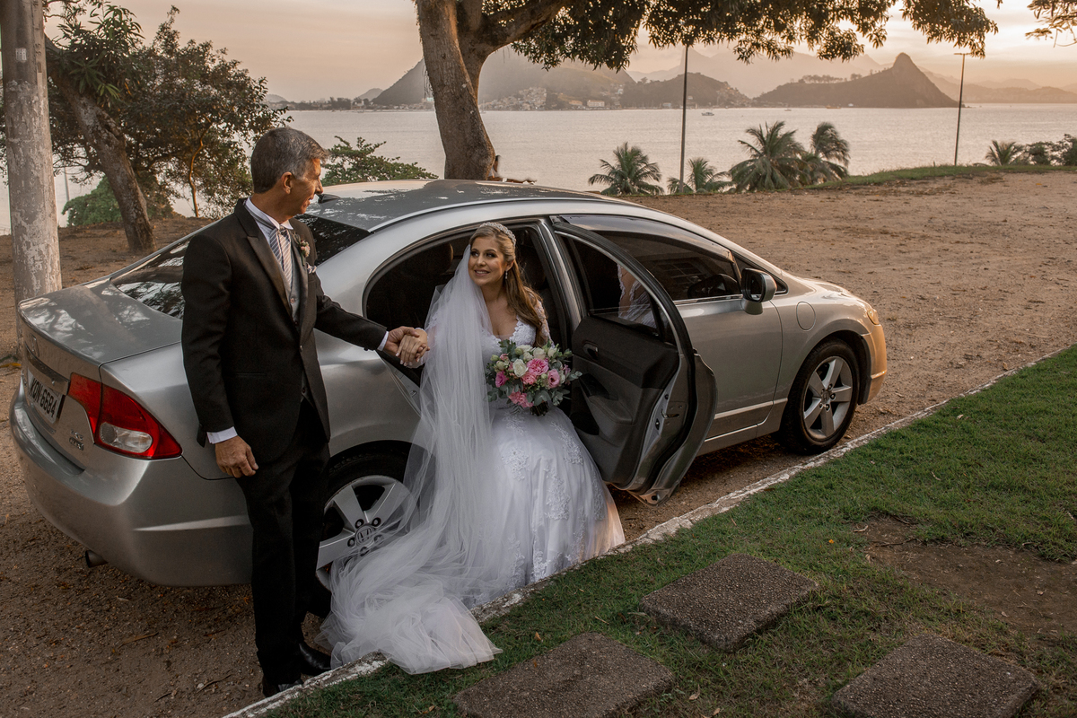 Nossa Casa Estúdio - Fotografia de casamento em Niterói rj rio de janeiro noiva noivo vestido da noiva terno do noivo 