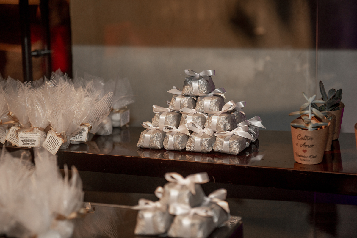 Nossa Casa Estúdio - Fotografia de casamento em Niterói rj rio de janeiro noiva noivo vestido da noiva terno do noivo 