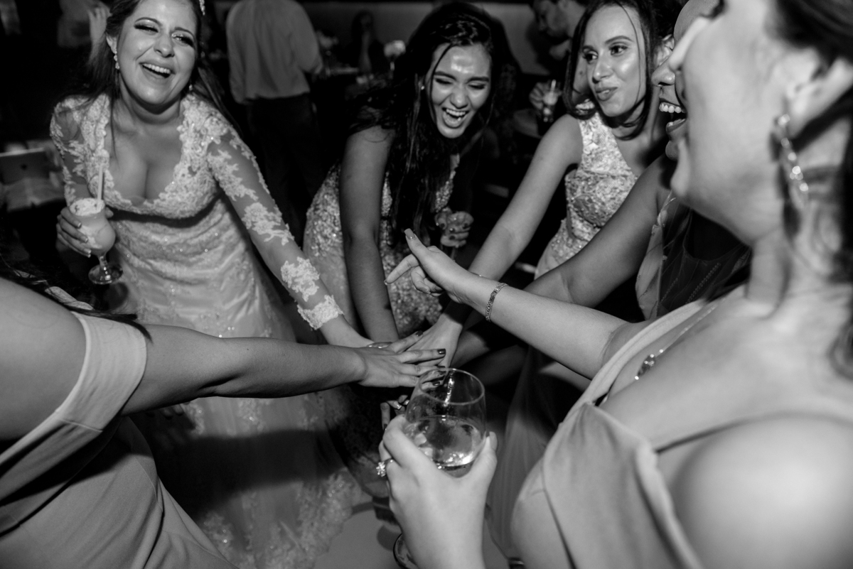 Nossa Casa Estúdio - Fotografia de casamento em Niterói rj rio de janeiro noiva noivo vestido da noiva terno do noivo 