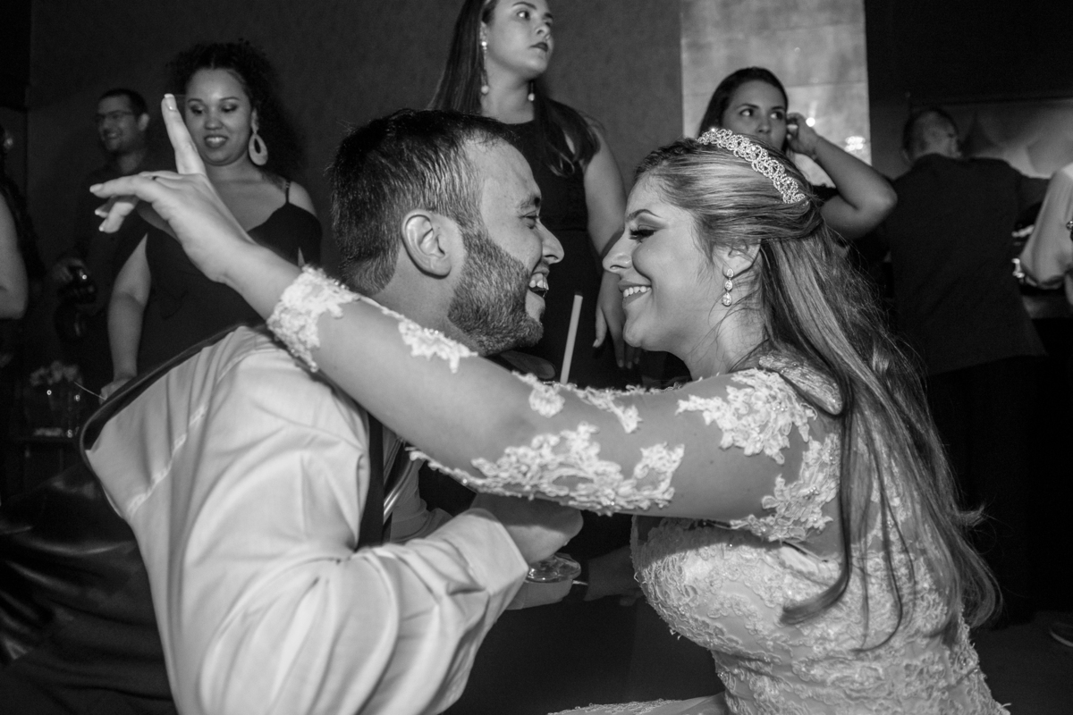 Nossa Casa Estúdio - Fotografia de casamento em Niterói rj rio de janeiro noiva noivo vestido da noiva terno do noivo 