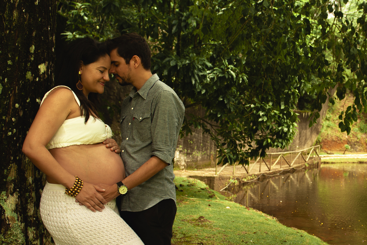 Ensaio Gestante em Teresópolis pousada linda e aconchegante com lareira fotografia nossa casa estúdio rio de janeiro roupas para grávidas mamãe bebê gravidinha beira do lago 