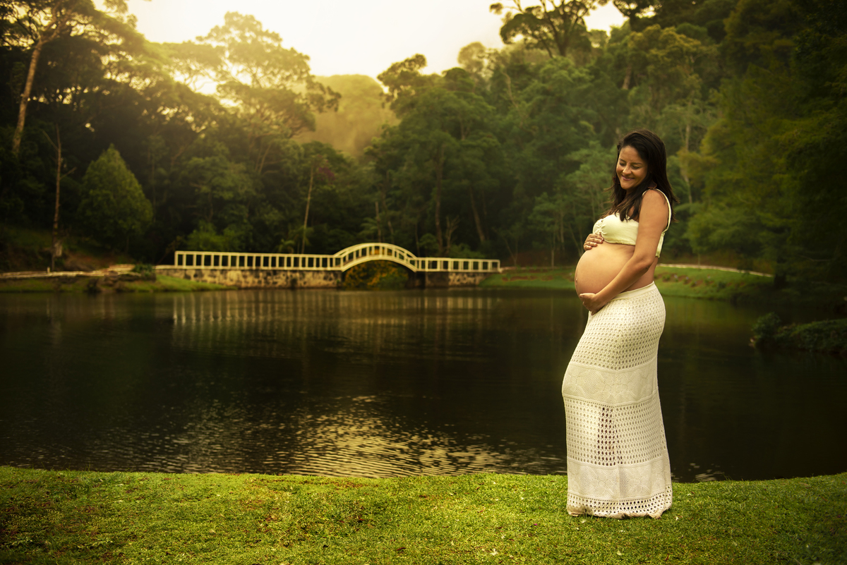 Ensaio Gestante em Teresópolis pousada linda e aconchegante com lareira fotografia nossa casa estúdio rio de janeiro roupas para grávidas mamãe bebê gravidinha beira do lago 
