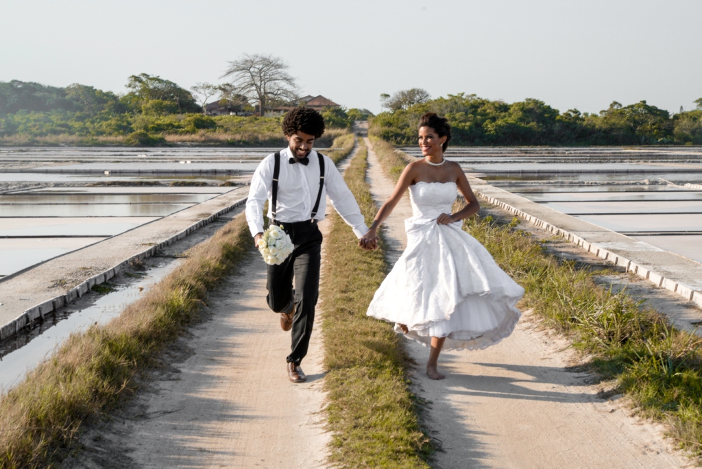pre wedding, modelo vestida de noiva, casal de noivos, sessão fotográfica, nossa casa estúdio, araruama rio de janeiro, salinas, fotos de noiva, editorial de noivas