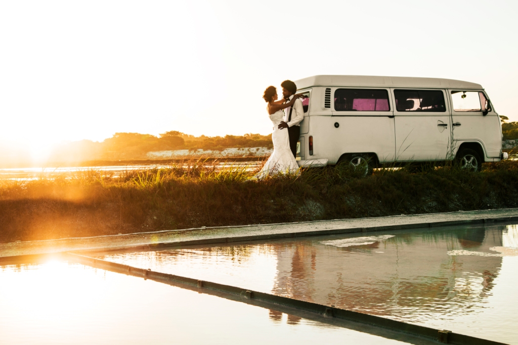 pre wedding, modelo vestida de noiva, casal de noivos, sessão fotográfica, nossa casa estúdio, araruama rio de janeiro, salinas, fotos de noiva, editorial de noivas, making of noivo por sol